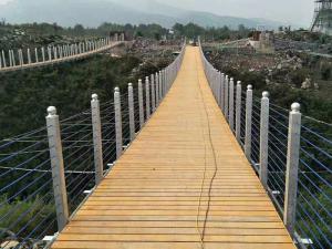 木质吊桥的特点分析
